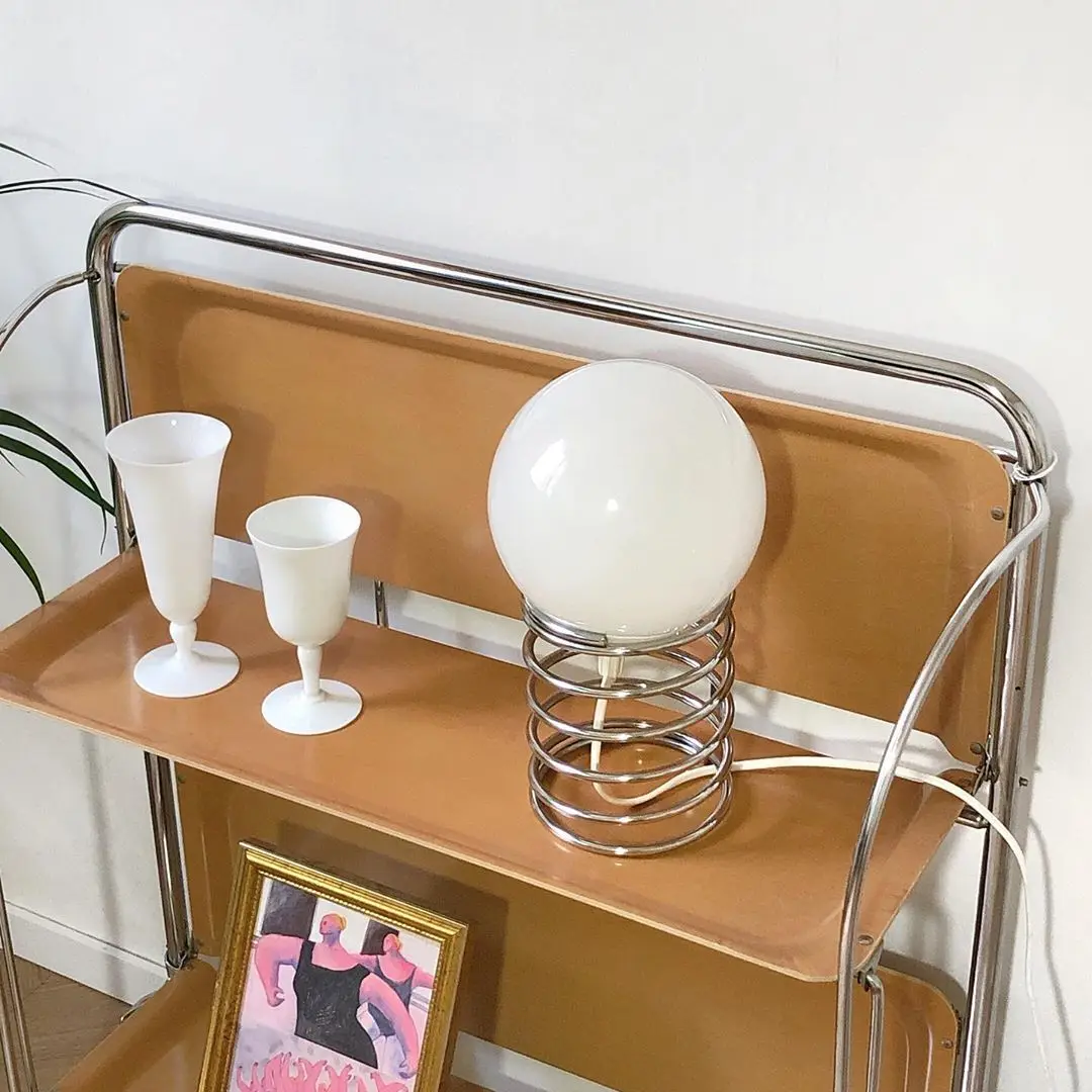 Bauhaus Spring Glass Table Lam - огляд і ціна Desk Setup Vintage